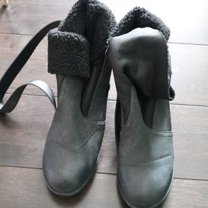 Heeled boots